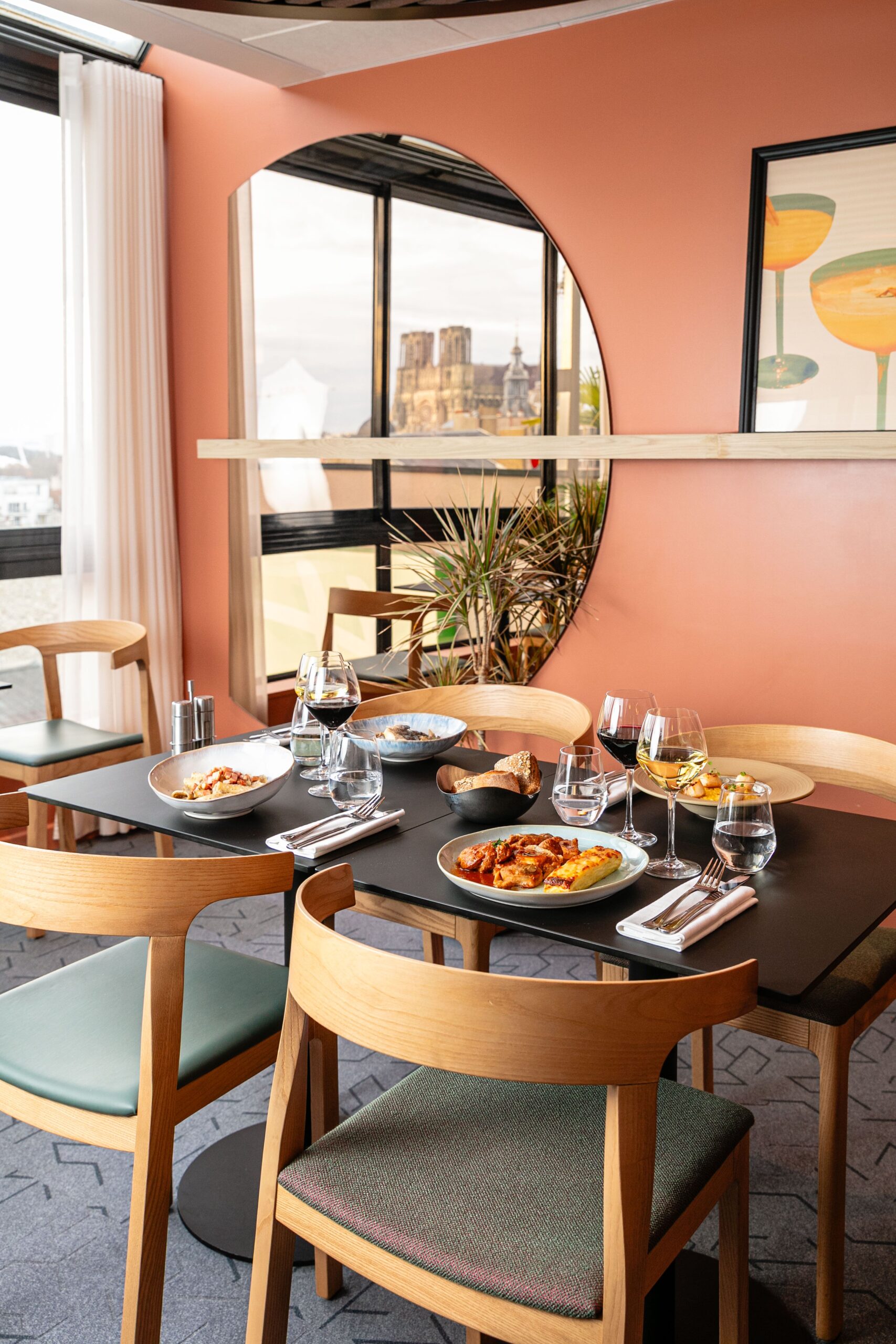 TABLE AVEC PLATS 5